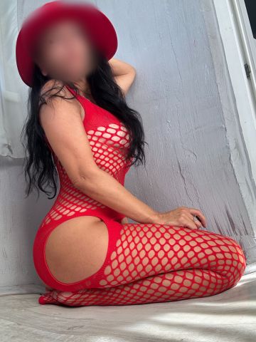 Хана Красивая Брюнетка